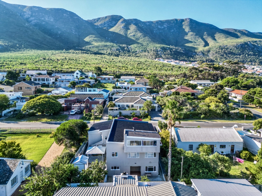 6 Bedroom Property for Sale in Onrus Western Cape